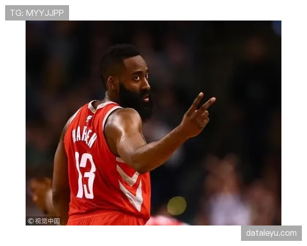 沃尔由单打转为突破吸引防守为比尔创造空位